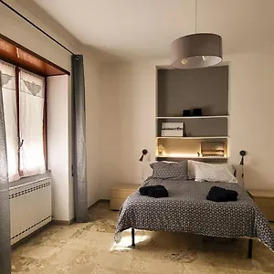 3 Sisters House Roma